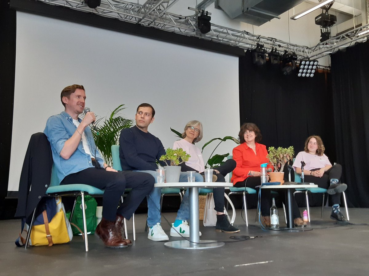 Really enjoyed being on today’s travel writing panel at the @SPAJournalism conference alongside @Wanderlust_Lyn, @rosswclarke, @julietrix1 & @caffeinatedcrow. And great to meet so many talented student journalists.