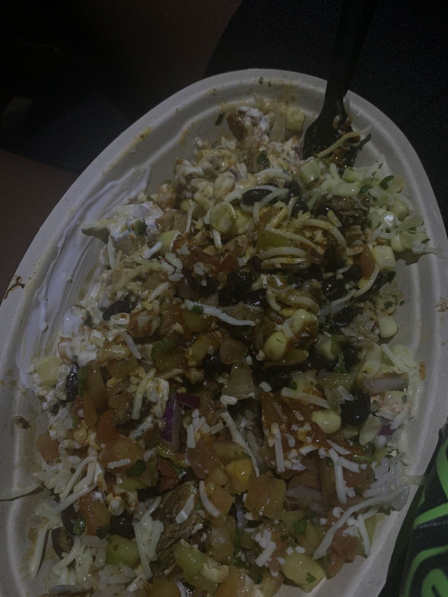 taesobabyy's tweet image. Chipotle thread or y’all don’t eat it??