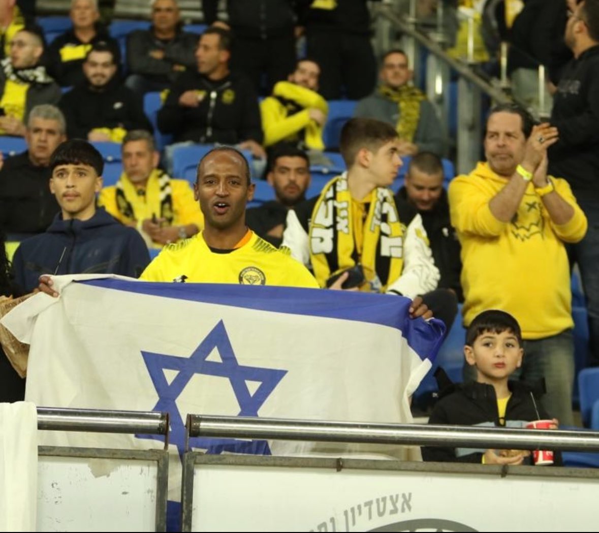 דו״צ : הגבלת התקהלות עד 1000 איש.

אני : מה קורה עם המשחק הכי חשוב שלנו  העונה מחר מול אשדוד?
מה עם חצי גמר הגביע ב 24.4 מול ב״ש?

מחשבות של אוהד.
#ספורט_הרבה_מעבר_למשחק