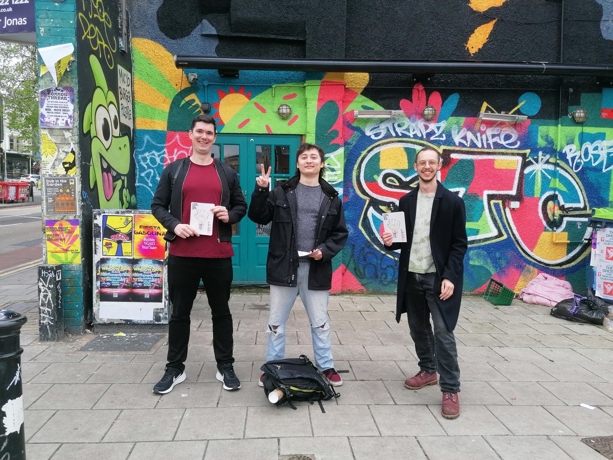 A big day out for BT! Our first (but certainly not last) afternoon flyering on Stokes Croft & spreading the good word of socialism. Sign up if you want to join us next time: cloud.seatable.io/dtable/forms/0…