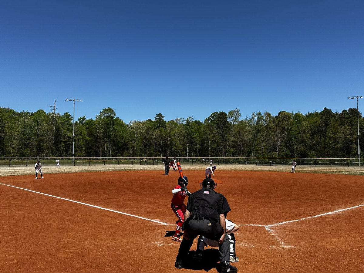 A stunner of a day at the Queen City Select Super NIT.☀️😎⚾️ #PlayUSSSA