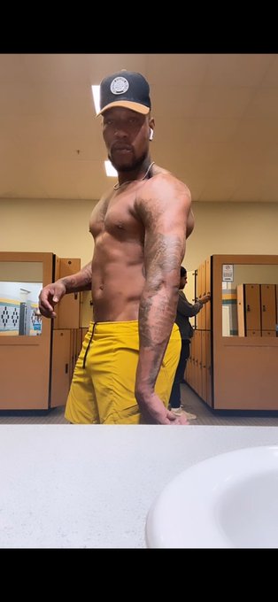 Did you gym today 😝 Gym been hitting, what u think? https://t.co/uMSV8OnpiU<a href="/tag/goodmorning"class="tags"><span>#goodmorning</span></a><a href="/tag/sayitback"class="tags"><span>#sayitback</span></a>