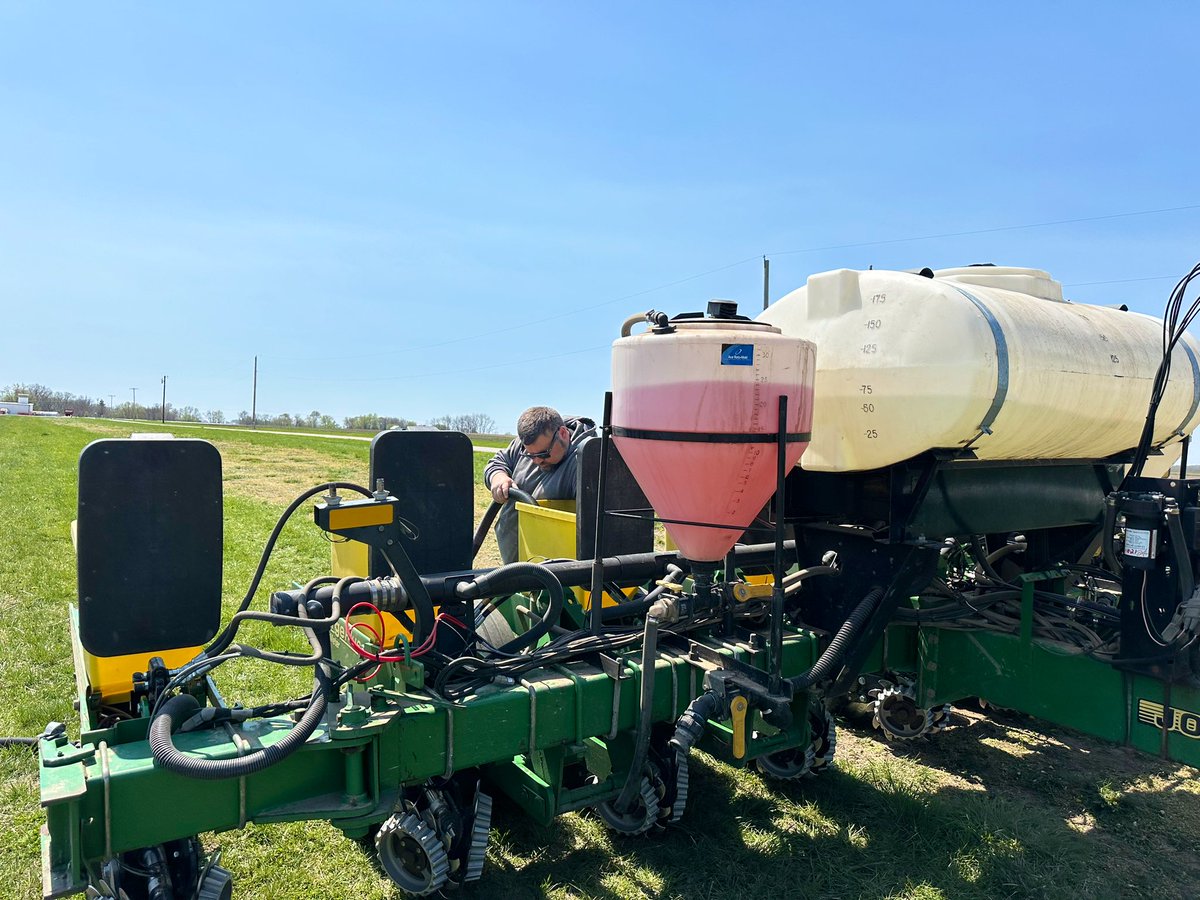 eric_winans's tweet photo. Starter fertilizer and planter box trials going out at the @BRANDT_co Research Farm today. Beautiful day for it! https://t.co/3ooCX82Ymz