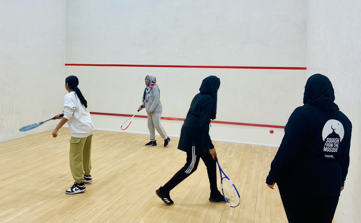 Our Women’s only #squashfromthemosque programme in partnership with @englandsquash is a go go @hltsc! Well done to all involved. Smashed it! 🔥