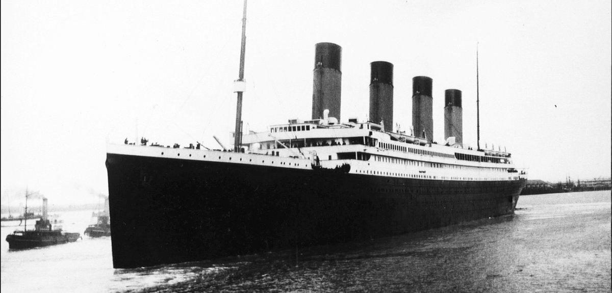 14/4/1912 Το επιβατηγό υπερωκεάνιο «RMS Titanic» με μήκος 269 μ. στο παρθενικό του ταξίδι από το Σαουθάμπτον της Αγγλίας στην Νέα Υόρκη με 2224 επιβάτες και πλήρωμα, θα συγκρουστεί στον Βόρειο Ατλαντικό με παγόβουνο και θα βυθιστεί παρασύροντας στον θάνατο πάνω από 1500 άτομα.