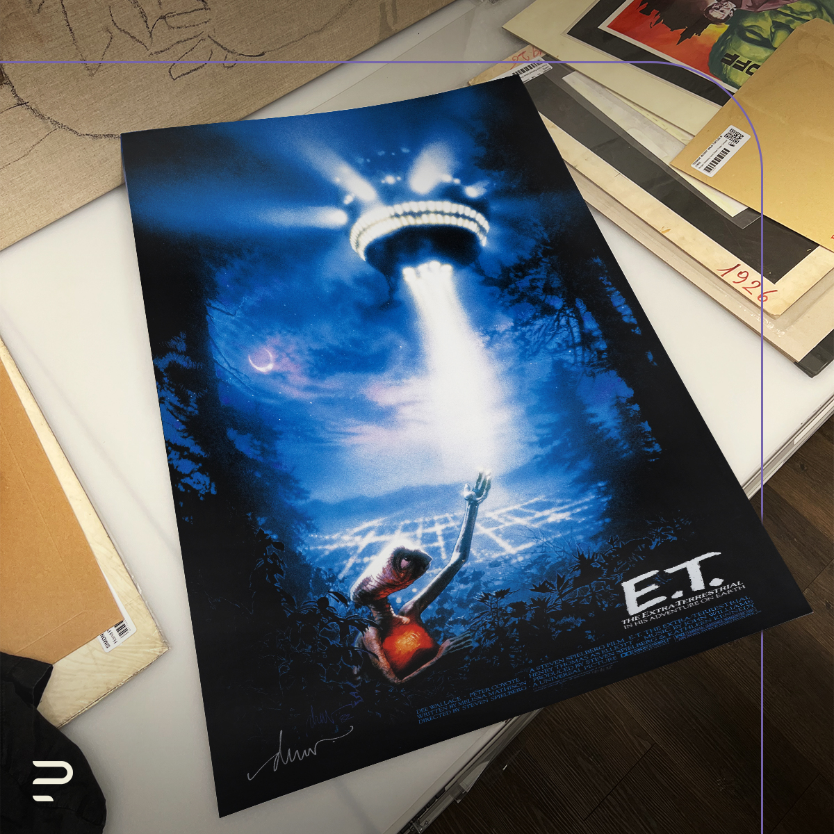propstore_com's tweet photo. Created in 2017 for the 35th anniversary of the film, this stunning art print for E.T The Extra-Terrestrial by Drew Struzan has been signed by the artist himself!
Bid on this and over 600 incredible pieces of film art in the #PropstorePosterAuction .
https://t.co/cqfpSCmOE4 https://t.co/eKJGQLlpVq