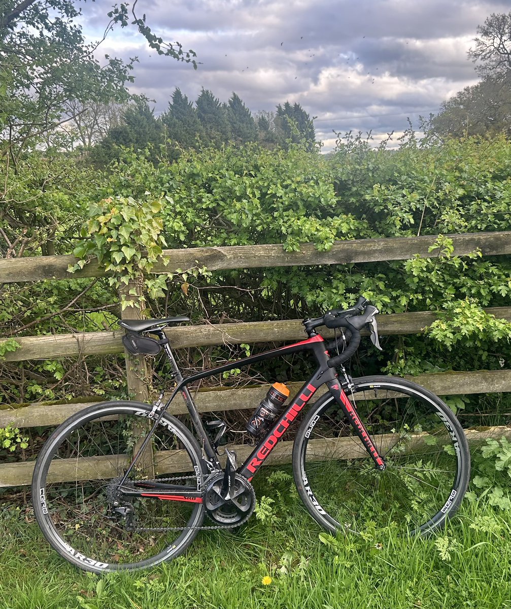 JamesBertram17's tweet photo. Nice early evening solo spin to Stafford and back,fitness coming back for 5 days holiday next week.
#cyclingdaily #MentalHealthAwareness #itsoknottobeok https://t.co/jneWb3oqj8