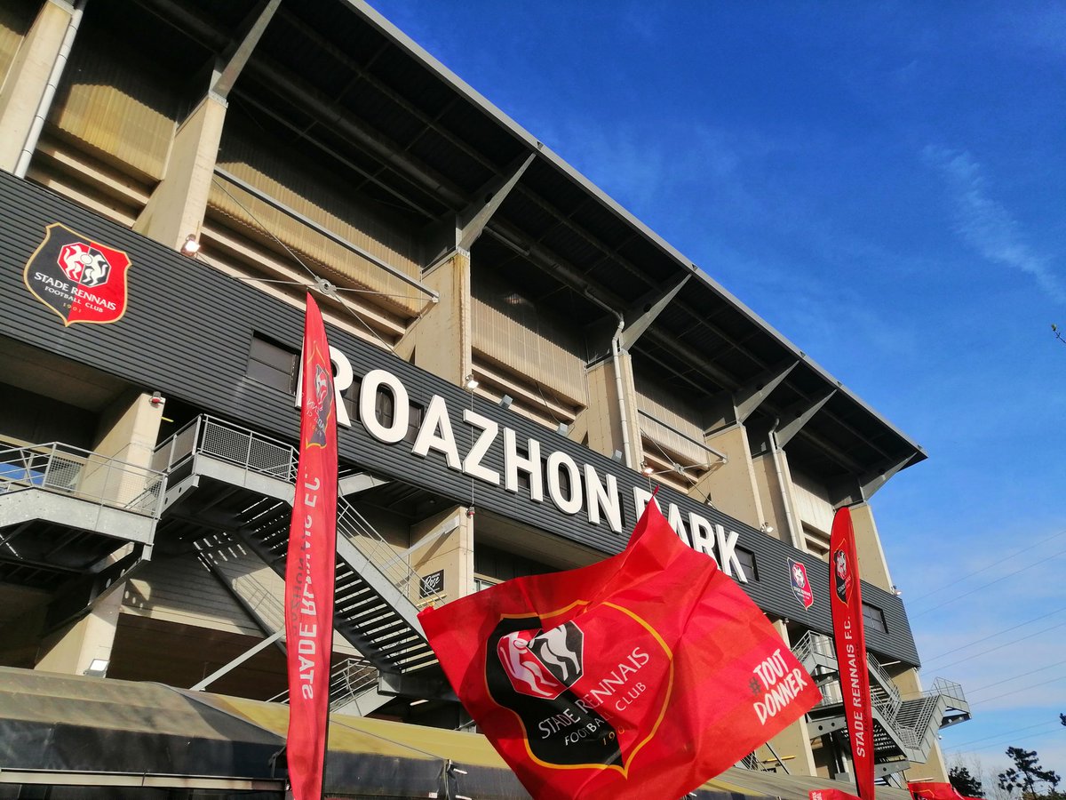 GusCo1824's tweet photo. Allezzzz Renneeeees! 🔴⚫ #SRFCTFC #SRFC https://t.co/lOIT1XL5r3