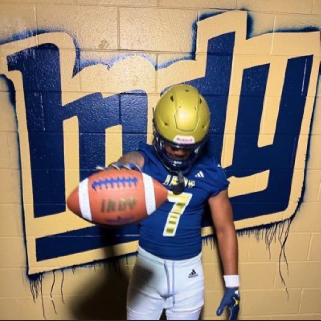 Jalenpete_'s tweet photo. After a Great Conversation with @CoachDonerson &amp; @CoachJTRomans I Would like to Announce that I am  Officially Committed to Independence Community College!!! 💙💛 @DreamU_IndyFB  #GoPirates #AGTG #JUCOPRODUCT #DreamU https://t.co/fvMKGqfrCq