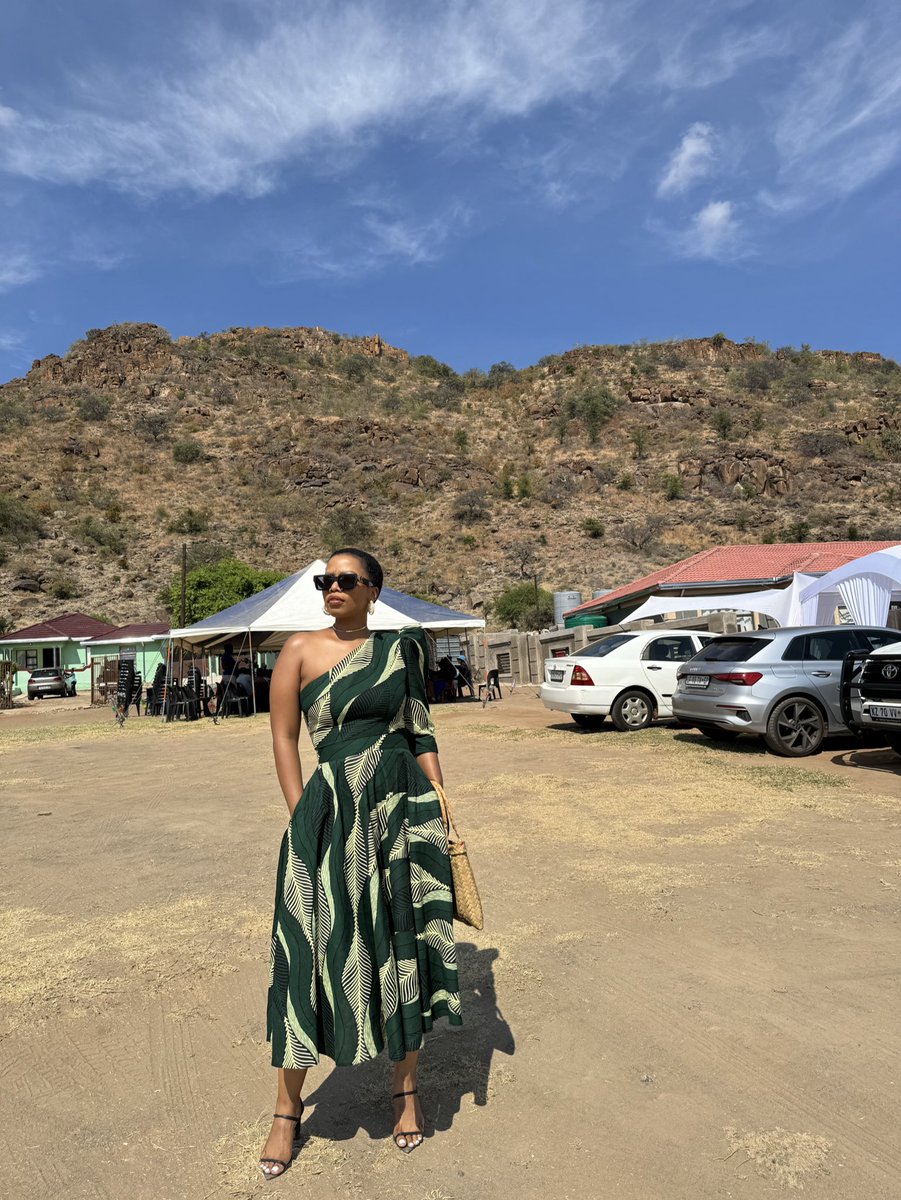 A Wedding Guest. Thank you Ga-Maisela, Limpopo for your hospitality. 💚

👗: Bamako Design on IG.