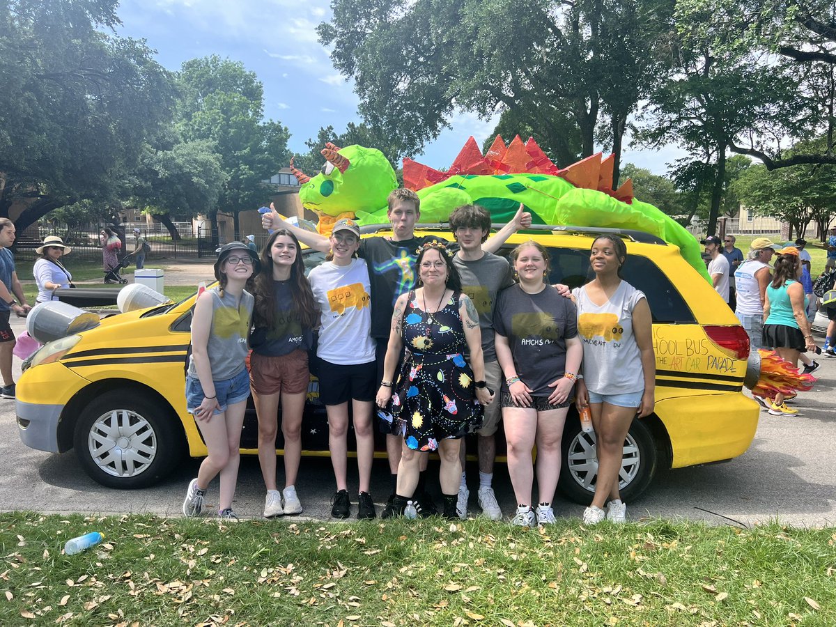 @ConsolHS art club has been working hard for this moment! Art Car parade in Houston today from 2-4! Catch the livestream on ABC13 Houston! #magicschoolbus