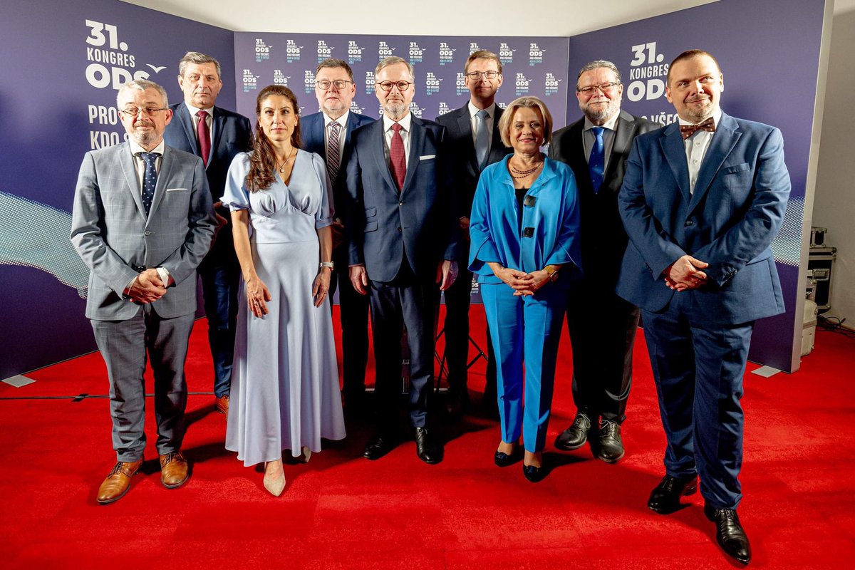 FialaZoufala's tweet photo. K zblití nebo k smíchu????? Staronové předsednictvo🤣 https://t.co/lRvVp7B2TA