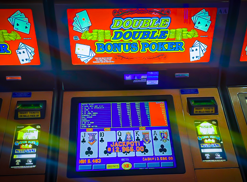 This $10 ROYAL FLUSH delivered big-time! 🤑 👑 How about a $12,966 VP handpay?! ♣️