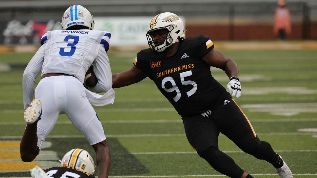 🚨@CGSAllStar Pro Day Result🚨 @QuentinBivens1 DT ➡️ @SouthernMissFB HT: 6030 WT: 300 Hand: 0938 Arm: 3358 👀 Wingspan: 8058 👀👀 ✅ 40: 5.11 ✅ 10: 1.82 ✅ Vertical: 24.5” ✅ Broad: 8-5 ✅ SS: 4.60 (🚨🚨3rd among DT’s at combine) ✅ 3C: 7.70 (🚨🚨5th) ✅ Bench:…