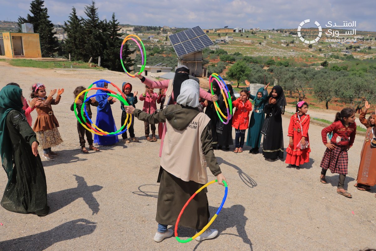 SyrianForum's tweet photo. هي الضحكات بتكفينا🤩، وبتخلينا ننام مرتاحين بعد ما فرّحنا الأطفال 😊وتأكدنا أنه عيدهم كان فعلاً عيد.
كل سنة وأنتو العيد 🥳
#سوريا #المنتدى_السوري #مجتمع #عيد_الفطر #عيد_مبارك #ضحكات #مستقبل #دعم #حياة
#ihsan_rd #Syria #SyrianForum #Community #Eid #Mubarak #future #life #support