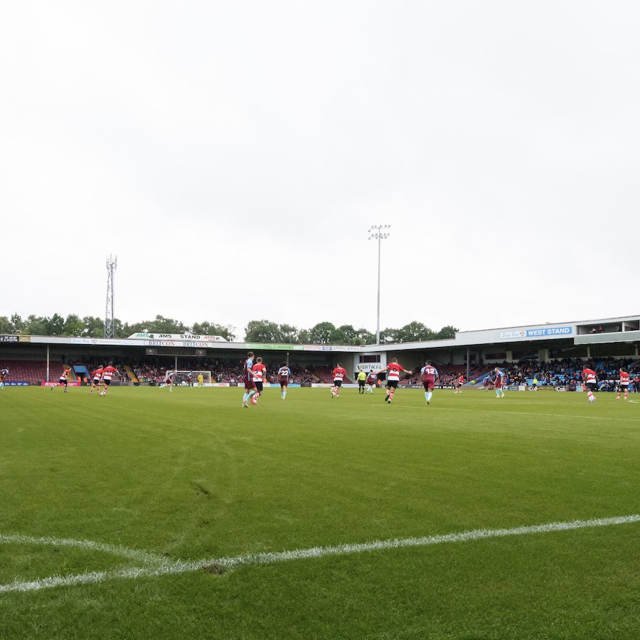 🏟️ Best announced attendances in the Vanarama North today: 

🥇 Scunthorpe United - 4,389
🥈 Boston United - 2,625
🥉 Darlington - 2,261
🏅 King’s Lynn - 1,624
🏅 Tamworth - 1,569 

#TheVanarama | #UTI