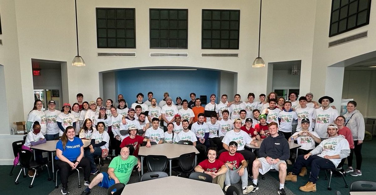 Great day @Working4Woo with volunteers from @UMassChan, @abbvie and @holy_cross outfitting a new STEM lab at City View elementary- with student posters thanking us! #umasschancares #forthekids @TweetWorcester