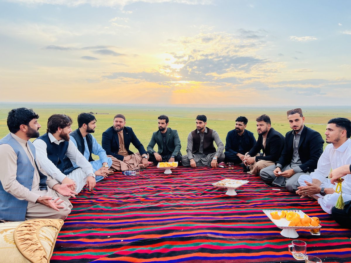 MirwaisAshraf16's tweet photo. اتلانو او مېلمنو! د ښکلاو کور ته ښه راغلاست:

د طبعي ښکلاو په کور کندوز کې د درنو مېلمنو او افغان اتلانو کوربانه وو چې په خپل راتګ سره يې د دې ښکلي ولايت ښکلاوې څو برابره کړې. 
رښتيا هم چې ټول هېواد د يوې خوږې سولې او امنيت مزه څکي او دغه ثبات دې ثابت او دايمي وي.
@IZadran18 @Mujeeb_R88 @Ahmadziast @FMohammadi77