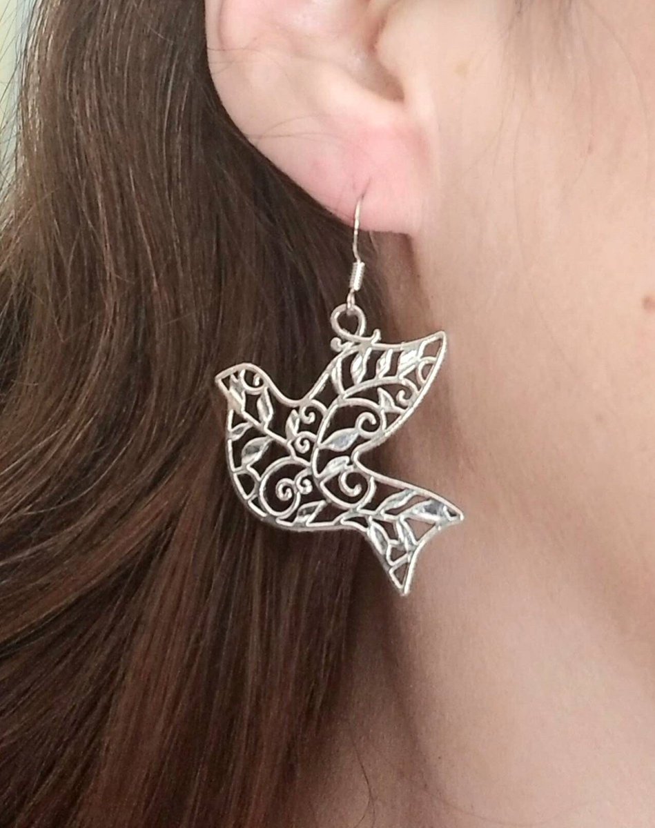 #jewelry #earrings #etsy #handmade #handmadejewelry #peace #love #dove #giftsforher #giftideas #gifts #wedding simplychicbyangela.etsy.com/listing/125427…