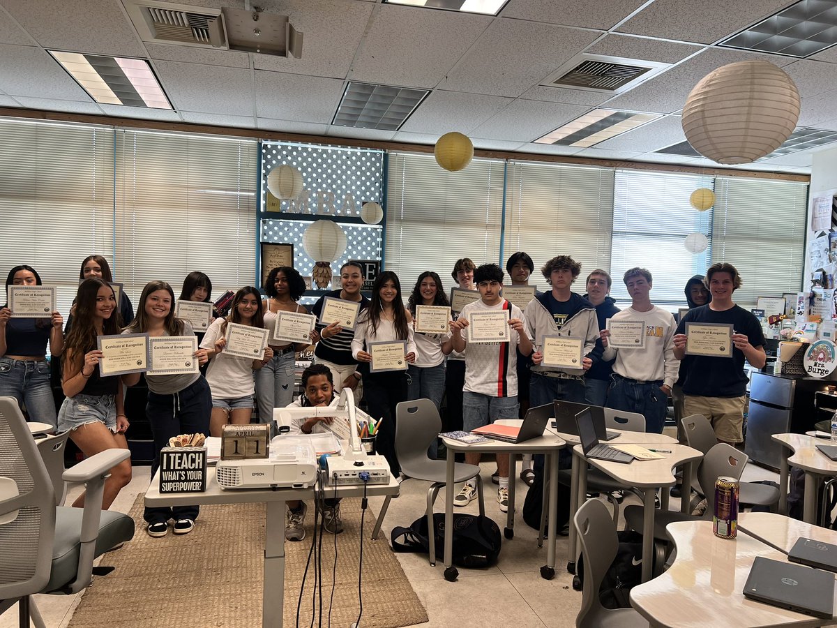 Class of 2026, Millikan Business Academy, is taking care of business! Most of the 10th grade, Period 4 Acc. ELA class, earned Honor Roll for the first semester! Way to go 26’ 🥳 #classof2026 #HonorRoll #millikanbusinessacademy #proudtobeLBUSD