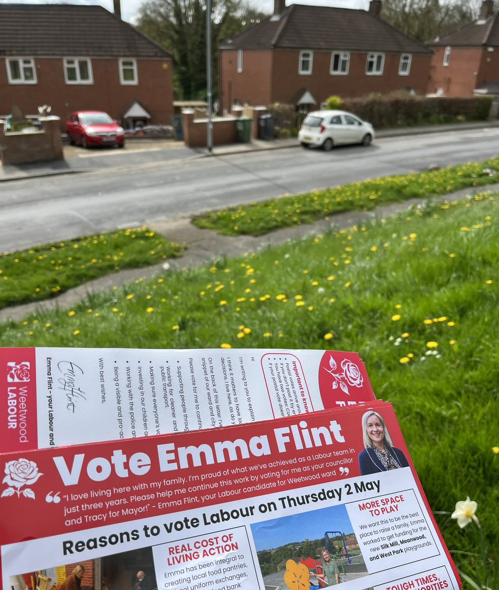 A great day campaigning in the sun, rain, and the wind, for @emmaflint18. Lots of positive responses on the doorstep. 🌹