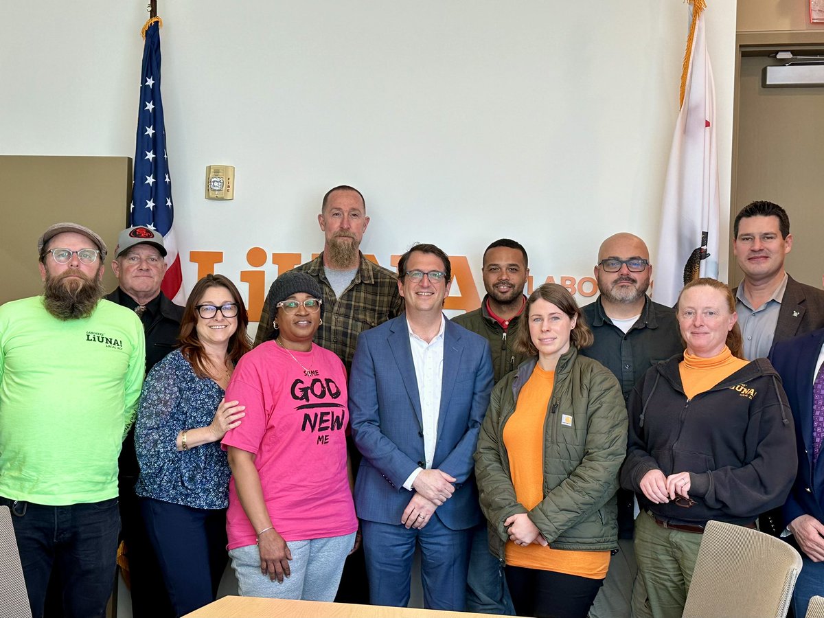 vincecourtney's tweet photo. The @LiUNA261 @Liuna261pec Bargaining Team was Rock Solid 24/7 this cycle. Now, let’s VOTE! #LiUNA261PECVotes🇺🇸 #LaborersRising #WeFightWeWin #261TeamRPD #261TEAMDPW #261TeamPRT #261TeamPUC https://t.co/eJxlDD43Ai