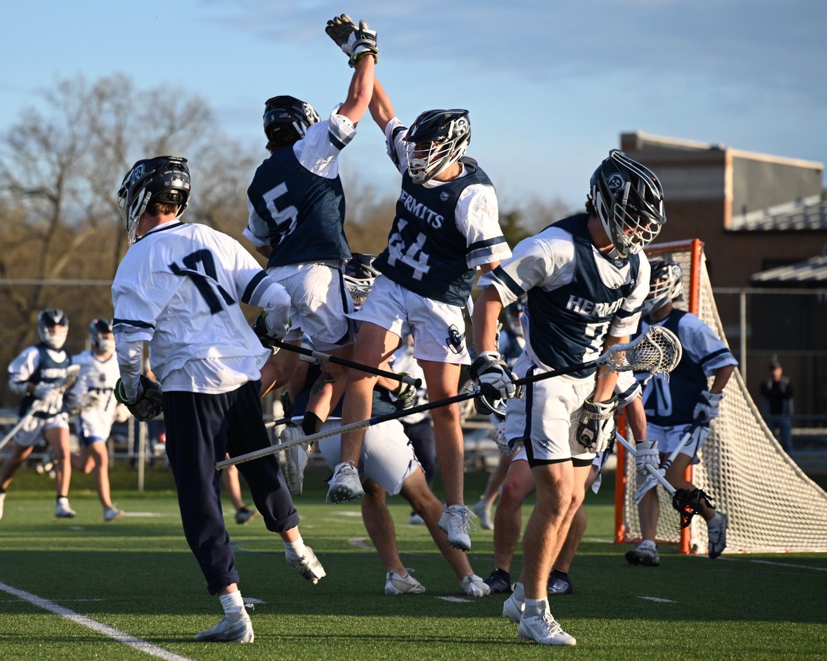 Late Final from Richland, NJ

#8 #HermitsLacrosse - 14
St. Andrew’s College (Ont.) - 0

Next up: Hermits host Moorestown Tuesday afternoon. 

#MT3T5