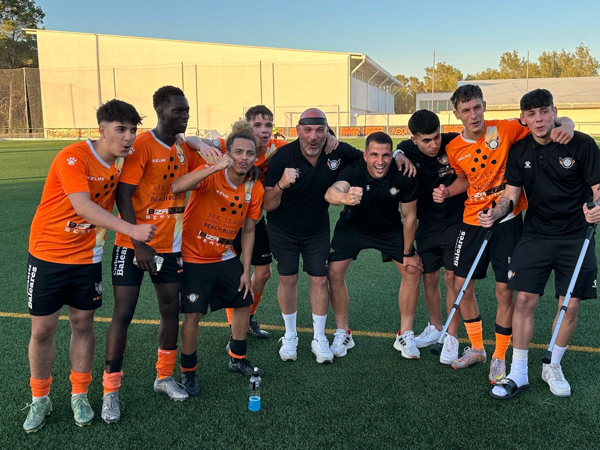 SE_Pindependent's tweet photo. SOMOS CAMPEONES DE LA LIGA JUVENIL PREFERENTE 🏆🦁

J18 | Juvenil Preferente 
🆚 @ibizaud ‘B’ |3-2

Temporada histórica de nuestros juveniles después de haber conseguido la semana pasada el ascenso directo a Juvenil Nacional 🚀

¡Gracias a todos los que nos habéis acompañado!🧡🖤 https://t.co/hUk3WL0lNR