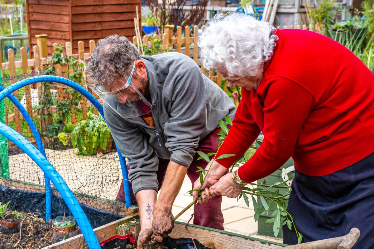 Free webinar on the benefits of gardening for people with dementia by Mark Emery, Training, Education and Consultancy Office at Thrive 📢 📅 Monday 22 April ⏲️ 2pm 📍 Online Register your place here: bit.ly/3JbDy2Y