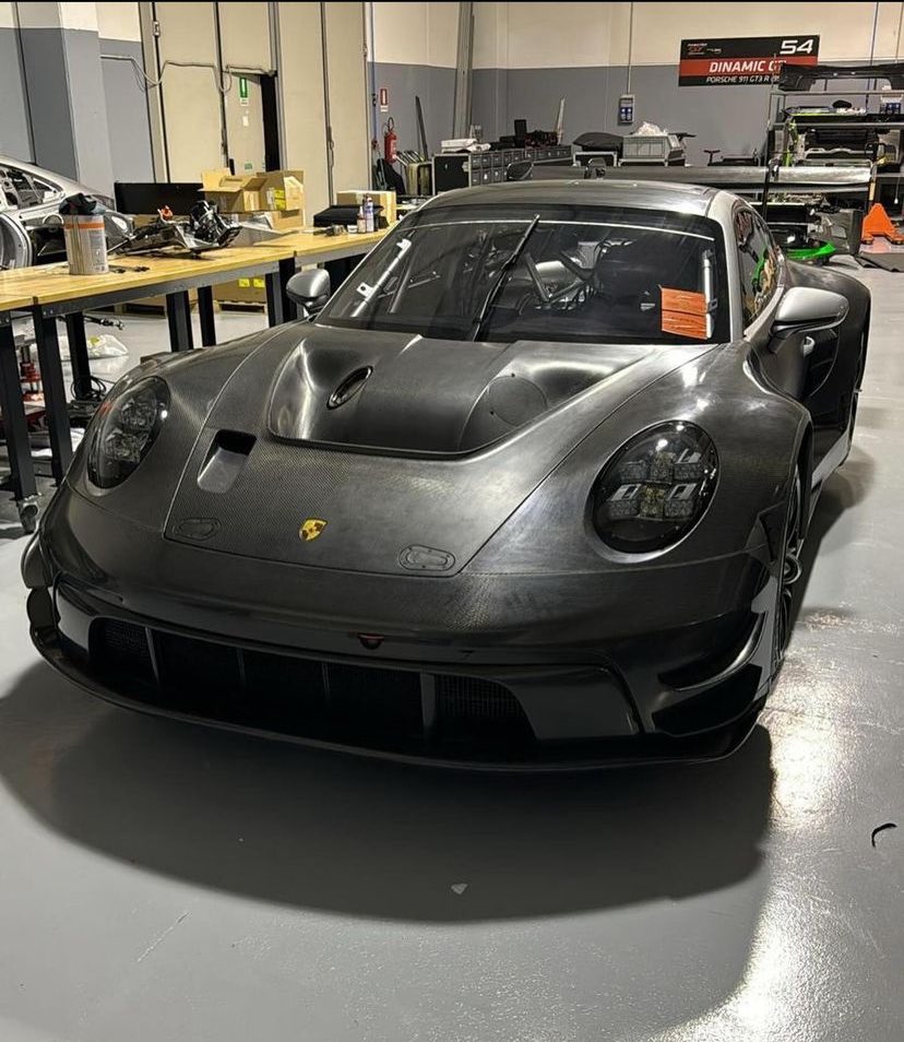 Exposed Carbon GT3R 🥷