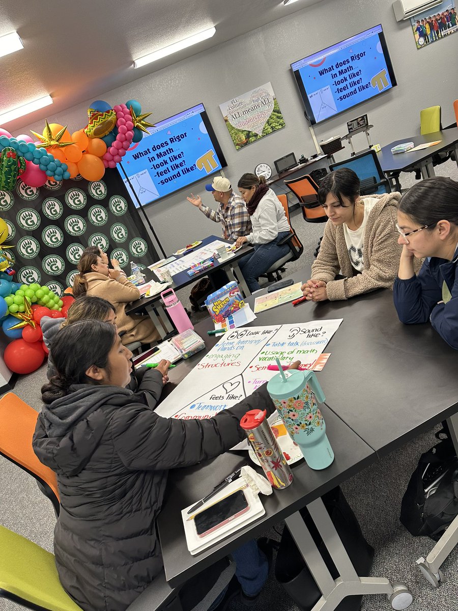 Teachers are thrilled to engage in our incredible GUSD Teacher Academy! It's inspiring to see educators coming together to elevate the learning experience for our students! 🙌🏽❤️👏🏽#GreenfieldGuarantee @lorenalopez0210 @callme_sanchez @aqgillespie @zjgalvan @jackyvale18