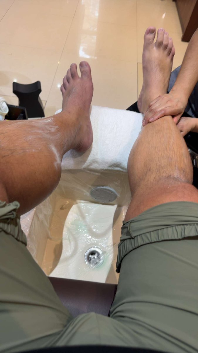 bodegabear's tweet photo. Love a rub down https://t.co/DVQuRt5O0e