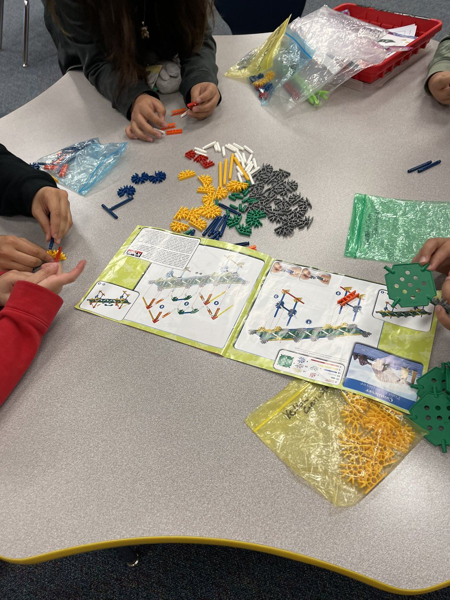 HillElemLMC's tweet photo. STEAM Friday with @Hill_AISD students from @TrejoFuentes1’s class was a winner! https://t.co/8faGgdm9mG