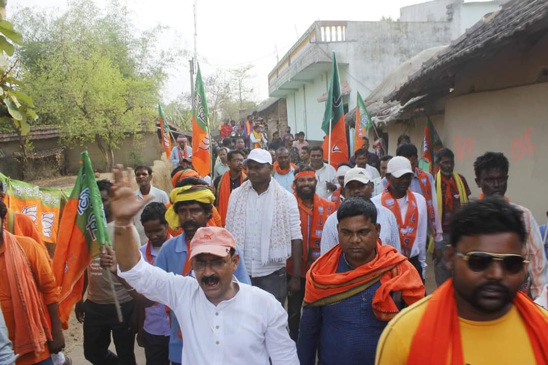 রঘুনাথপুর বিধানসভার অন্তর্গত রঘুনাথপুর এক নম্বর ব্লকের আড়রা অঞ্চলের বারোমেস্যা গ্রামে এবং মেট্যালা গ্রামে প্রচারে ও জনসংযোগের কিছু মুহূর্ত।