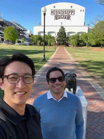 Jose M. Fernandez (@uoflecon) on Twitter photo I appreciate the hospitality of the <a href="/MSUBusiness/">MSU Business</a>. Thank you <a href="/toddrjones/">Todd Jones 🦊</a> for organizing. Beautiful weather and great company. I appreciate the hospitality of the <a href="/MSUBusiness/">MSU Business</a>. Thank you <a href="/toddrjones/">Todd Jones 🦊</a> for organizing. Beautiful weather and great company.