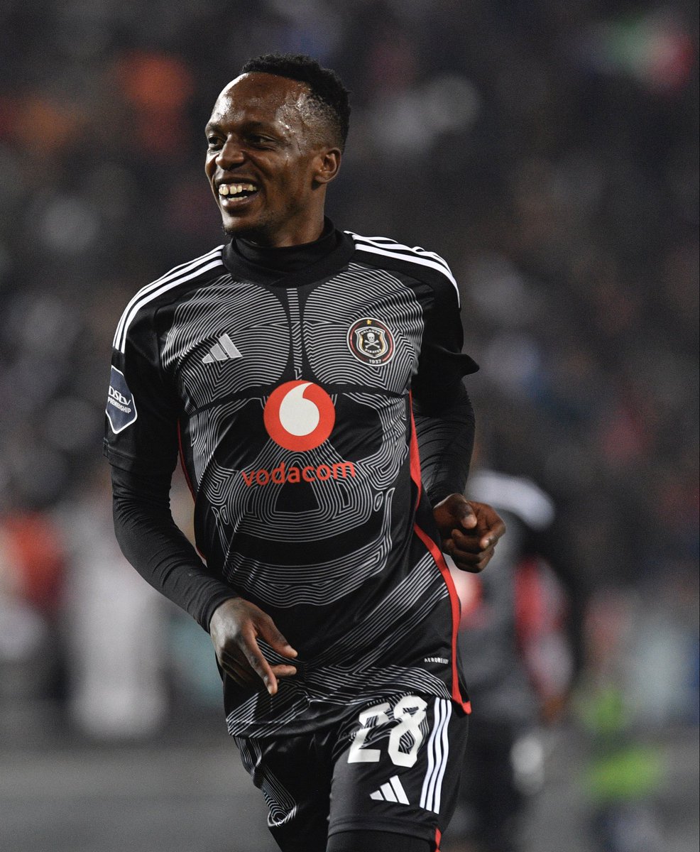 Patrick 'Tito'  Maswanganyi is the contender for Player of the season. Retweet if you agree.

#OrlandoPirates
