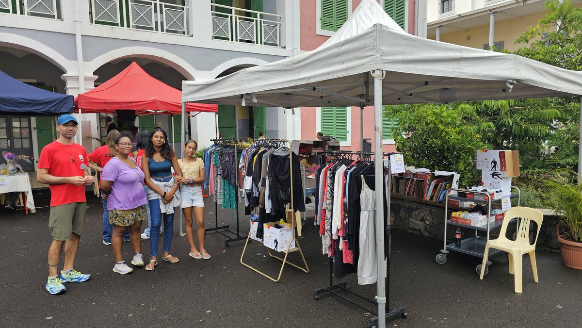 Matinée des parents : EDD, atelier couture Bourbon&amp;fil, boutique solidaire : élèves, personnels et parents , la force du collectif !