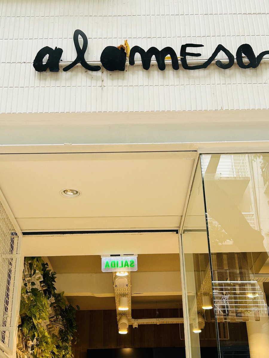 Hoy en Alamesa restaurante atendido por un equipazo! Todos chicos neurodiversos que hacen de la buena mesa su pasión. Su meta es que queden deleitados y que vuelvan, pero además, ser un espacio laboral para jóvenes neurodiversos entusiastas de demostrar sus capacidades.
À table!