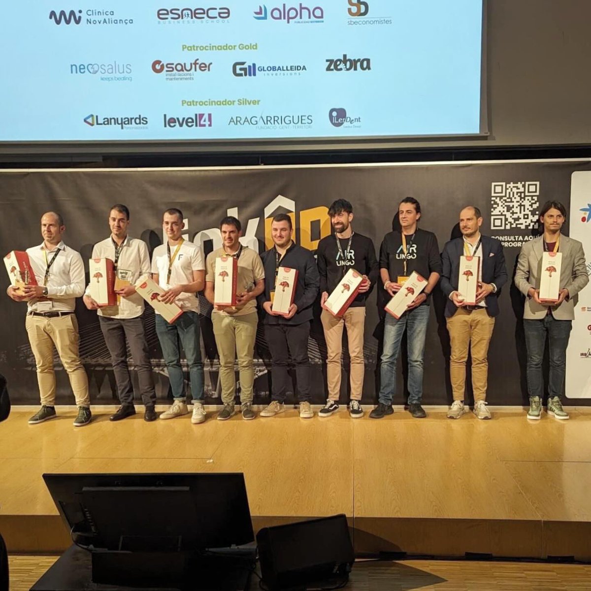 MaladetaStudio's tweet photo. 🏆🏆🏆 Con resaca emocional por todo lo aprendido y vivido ayer en el #LinkUpFest, donde desde Lueira ganamos el concurso de #startups en este primer evento organizado por Link Up-Conecta y eleva. https://t.co/2U15AOZqtL
