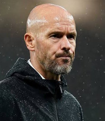 As much as it is Ten Hag’s fault for having this chaotic system and style of play… We also need to realise that many players on the Pitch couldn’t even simply pass the ball ❌ PLAYERS CANT EVEN DO BASICS