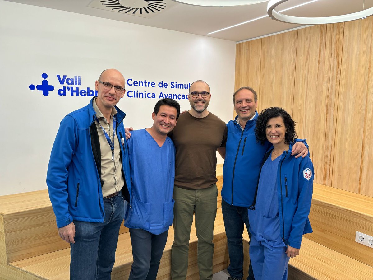 … and all thanks to the participation of the entire vascular surgery team of <a href="/vallhebron/">Vall d'Hebron</a> , the team of the simulation area <a href="/SimulacioVH/">Vall d'Hebron Centre de Simulació Clínica Avançada</a> , the research institute <a href="/VHIR_/">Vall d'Hebron Institut de Recerca</a> and Aula Vall d’Hebron. <a href="/IvanConstenla/">Ivan CONSTENLA</a>