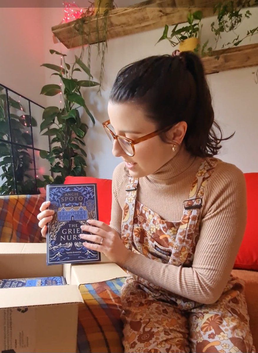 Angie Spoto 🔮 tweet media