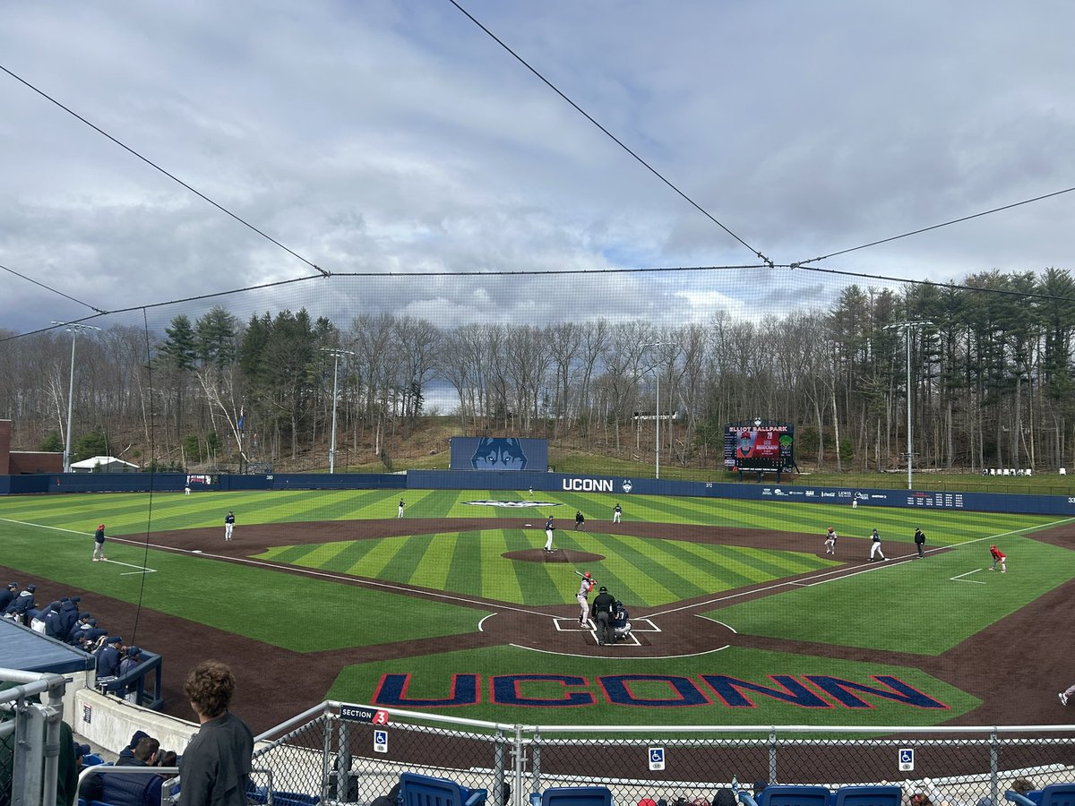 The SONS are here for @UConnBSB vs. @StJohnsBaseball at Elliot Ballpark! #HookC #RollSkis 🐺⚾️