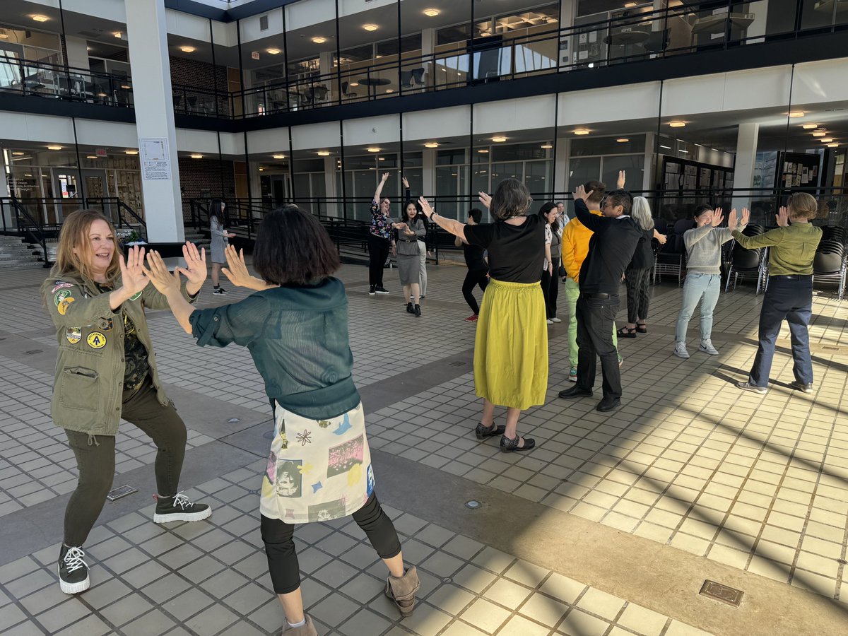 Started this glorious day leading an improv workshop at the @UofMDesign’s “Fashion & Play” Symposium. Fun to work with @kudrowitz again. Plus, it was one of the best dressed groups I’ve ever taught.