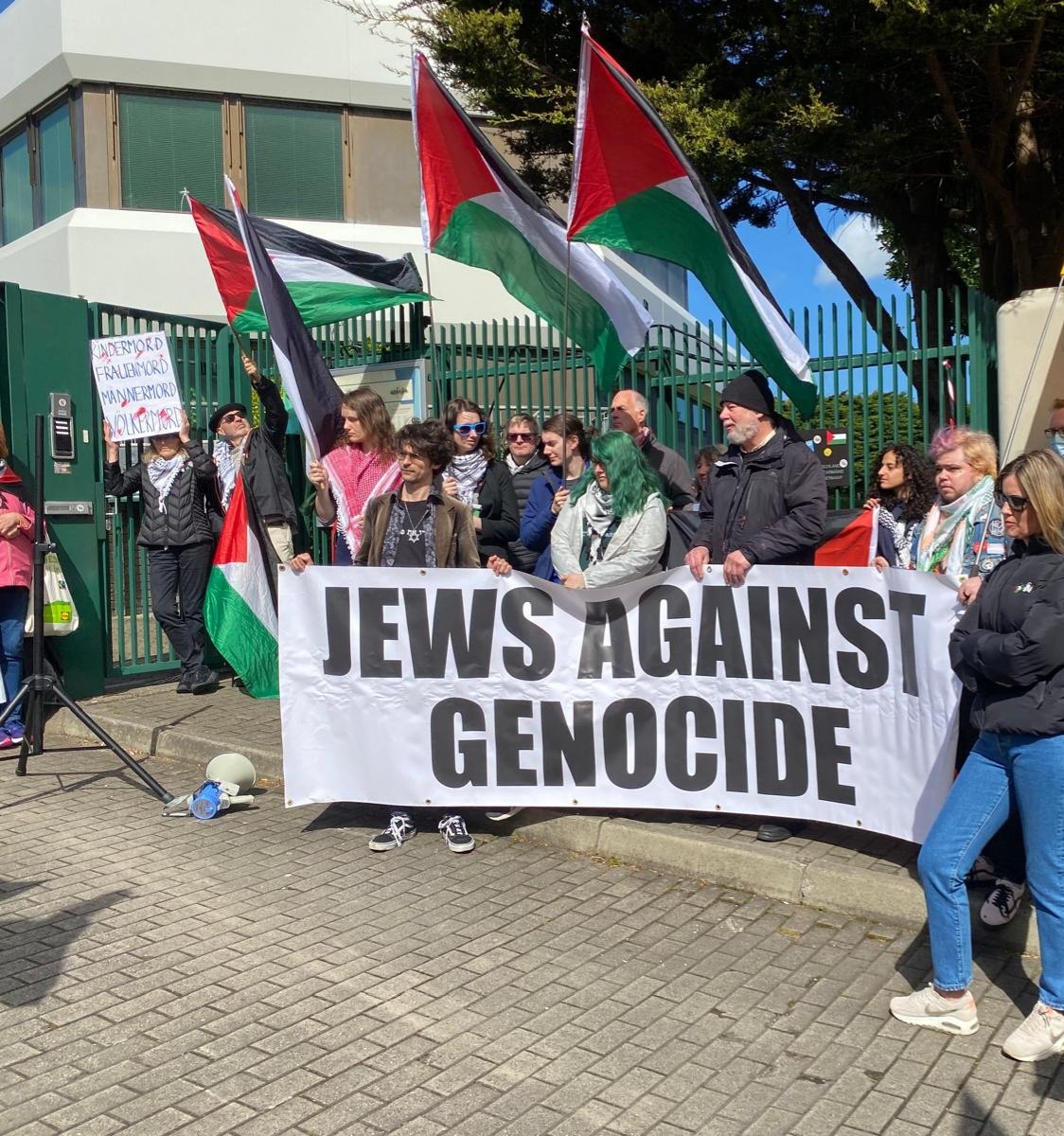 From the protest today against the suppression of the speech and organisation of Palestinian leaders and their supporters including many Jews taking place in Germany