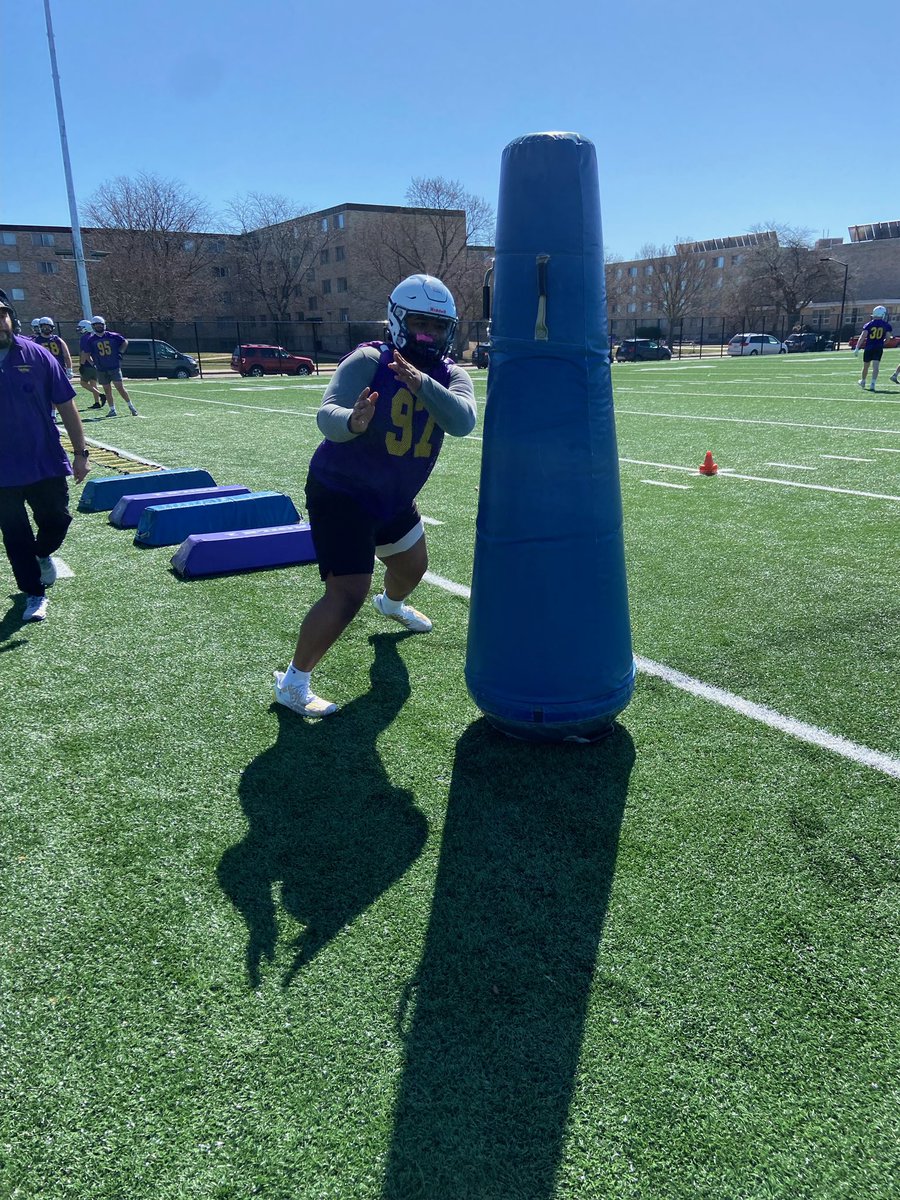 UWSPFootball's tweet photo. Practice 4 in the books!
It was a great day for some Spring football.

#RollDawgs🦴 https://t.co/l6hcBSz1Tn