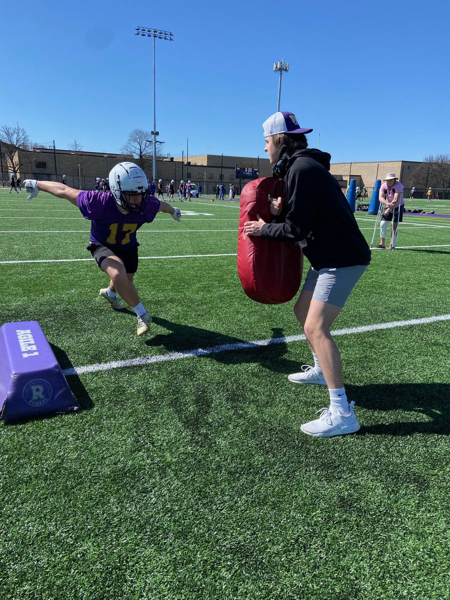 UWSPFootball's tweet photo. Practice 4 in the books!
It was a great day for some Spring football.

#RollDawgs🦴 https://t.co/l6hcBSz1Tn