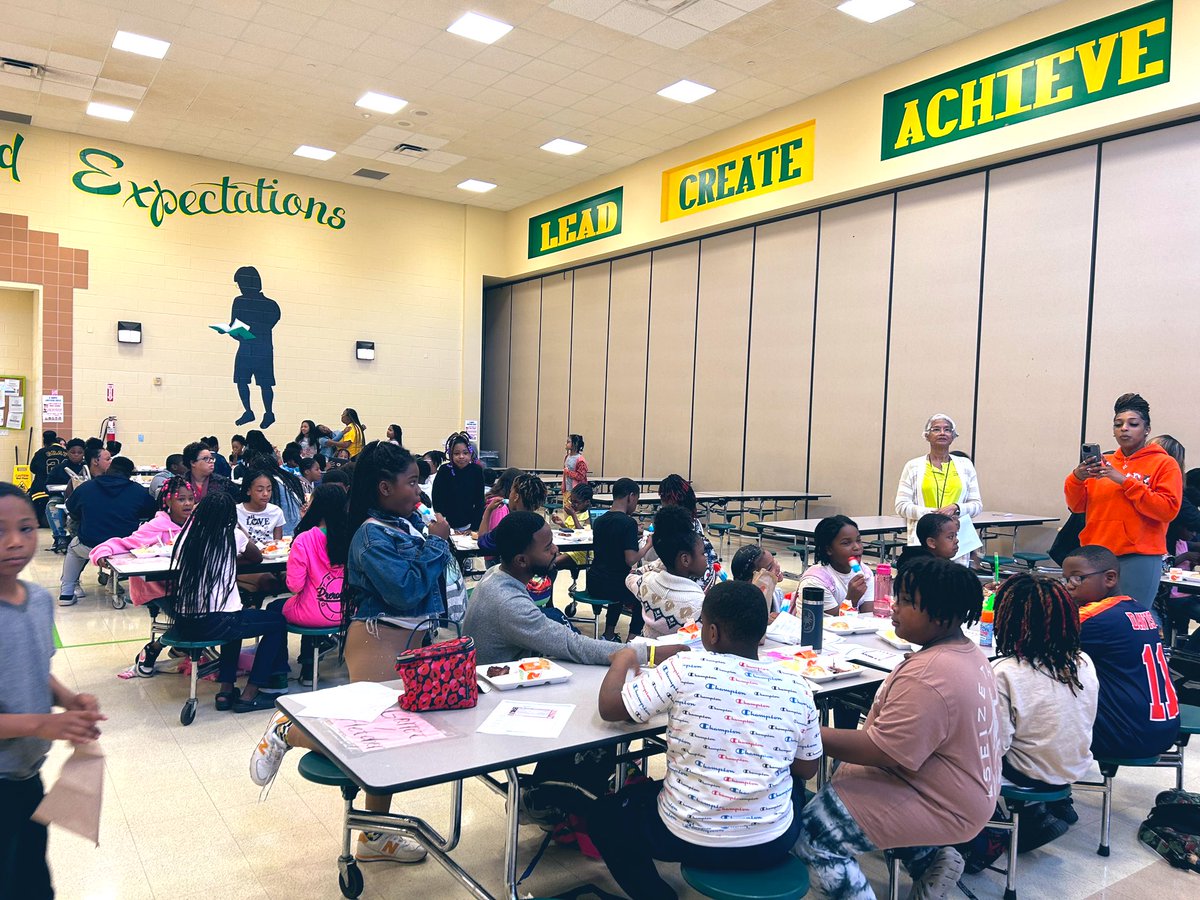 Thompsonhisd's tweet photo. When you create a loving, nurturing and fun learning environment, students will show up for school even on a Saturday. We had a full house today @Thompsonhisd @TheBrameE @SamuelBrazielSr @ChanteGary @nwhite4002 https://t.co/NxTKTn1kFm