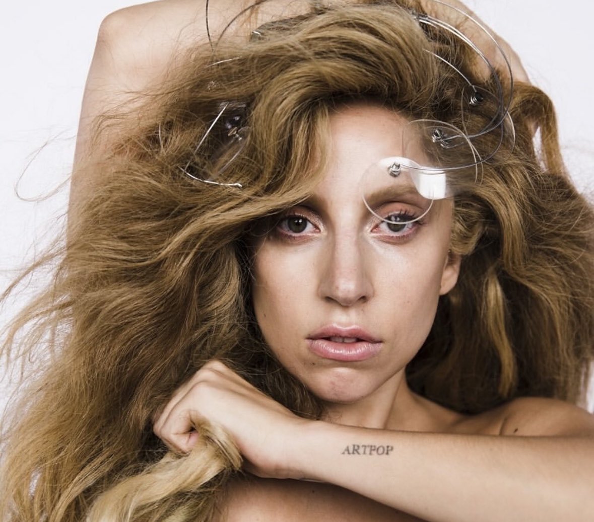 ARTPOPACT2daily tweet picture