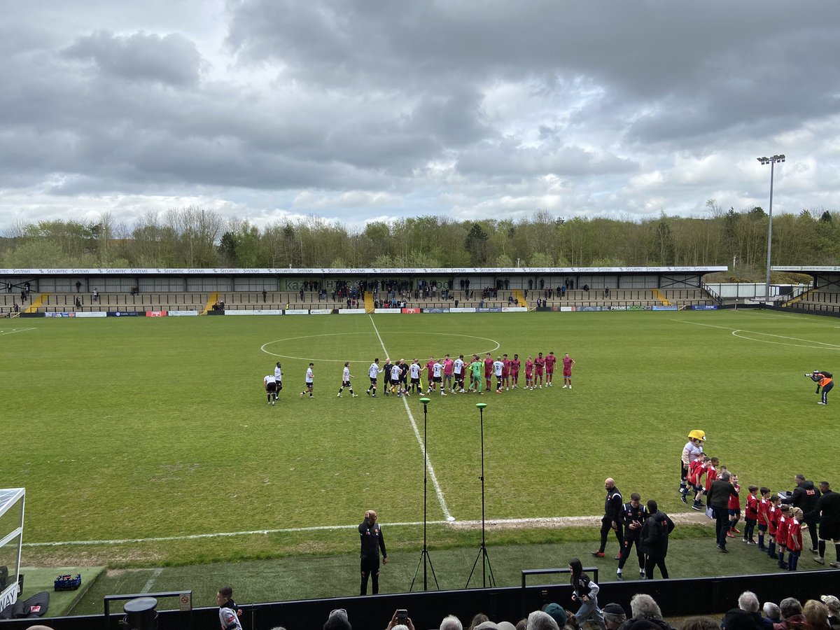 A great result  for @AvroFC today at @Hednesford_Town winning 0-3. Great performance from @__LiamEllis and the back 4 and @Grantshenton4 ⛔️ We have shown consistently we are a hard team to beat, and am proud of the effort and commitment the lads have put in throughout the season